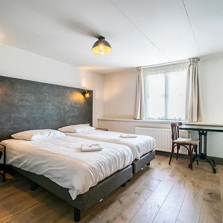 Szálloda & Eetk'fee De Vlik 3*